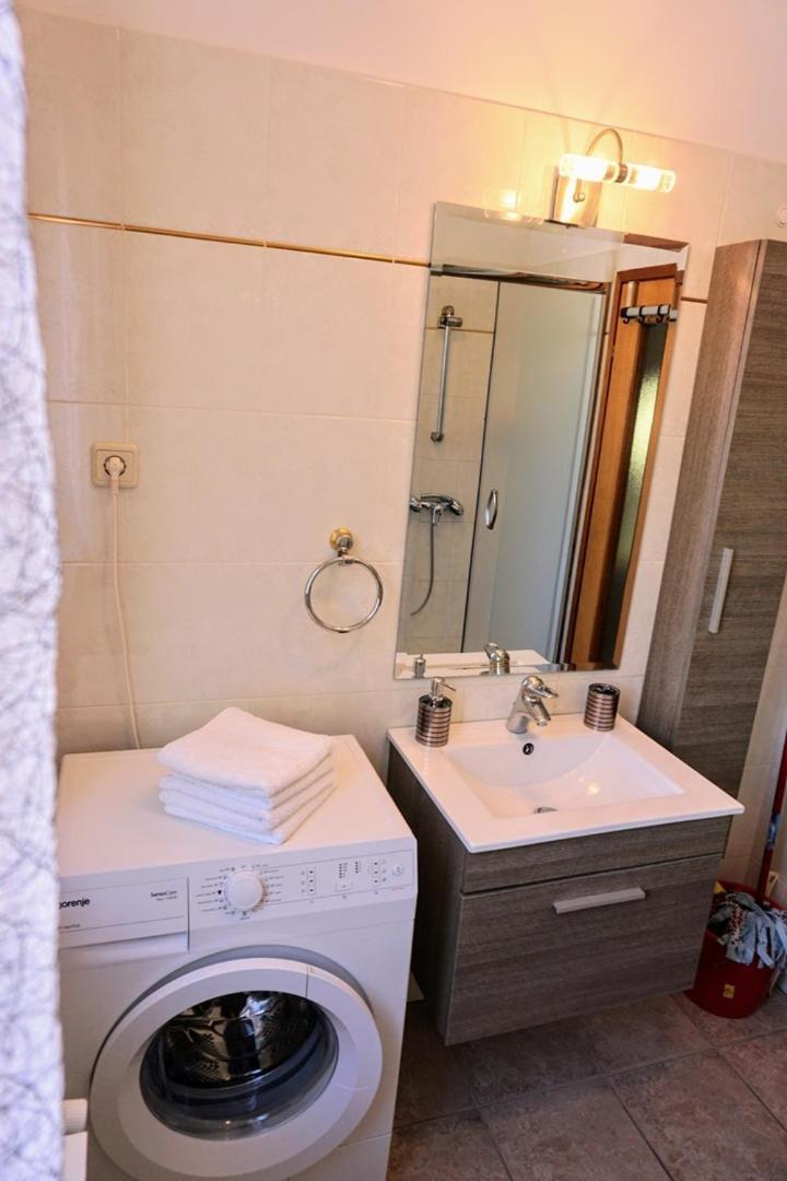 Apartment Stefica Цървени Връх Екстериор снимка